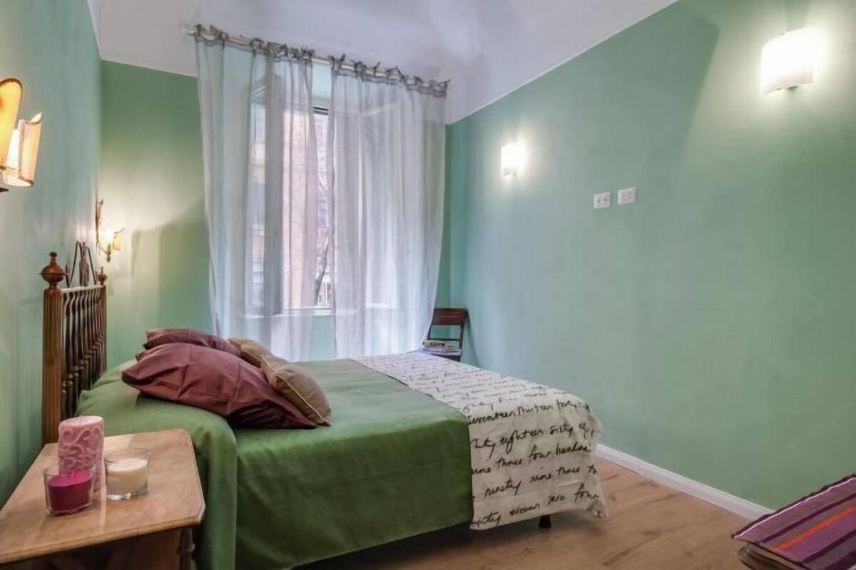 Down comforters, free WiFi, bed sheets
