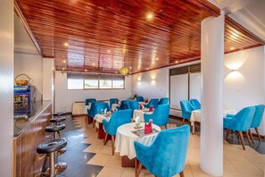 Dining - Entebbe Traveller's Room 12 (Entebbe)