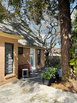 Exterior - Beautiful suite with separate entrance. (New Port Richey)