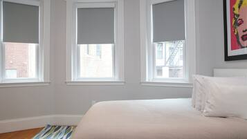 Desk, laptop workspace, iron/ironing board, free WiFi