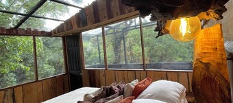 Poas Volcano Observatory Lodge & Glamping