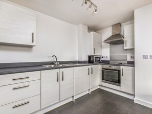 Kühlschrank, Mikrowelle, Ofen, Toaster