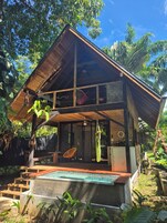 Club Cabin | Living area