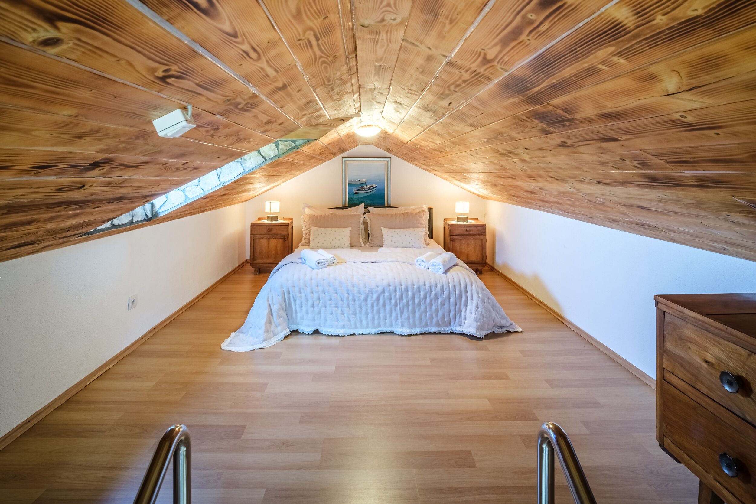 3 slaapkamers, een bureau, een strijkplank/strijkijzer, gratis wifi