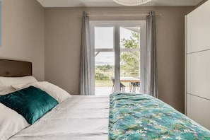 3 bedrooms, iron/ironing board, WiFi, wheelchair access