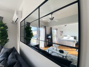 1 soverom, skrivebord, strykejern/-brett og wi-fi