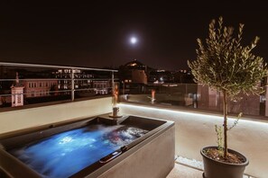 Outdoor spa tub - Heated Plunge Pool & Firepit Acropolis Penthouse (Athina)