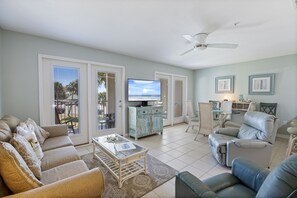 TV - Have A Grand Time At Grand Carribbean! (Pensacola)