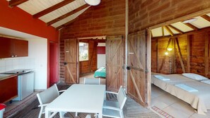 2 bedrooms, free WiFi - Gîte Baobab 1: Beautiful pool area with panoramic view (Sainte-Anne)