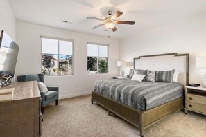 6 bedrooms, desk, iron/ironing board, travel crib - Desert Solitaire #101: Paradise Village Pool, Waterslide, Hot Tub (Santa Clara)