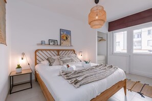 2 bedrooms, iron/ironing board, WiFi, bed sheets