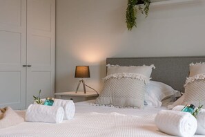 1 chambre, lit parapluie, Wi-Fi, draps fournis