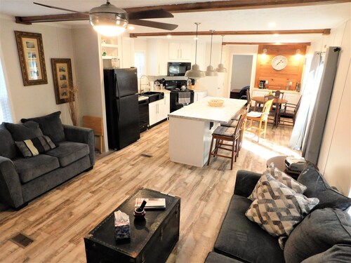 Secluded Boater's Paradise - 1 Mile From Public Boat Landing