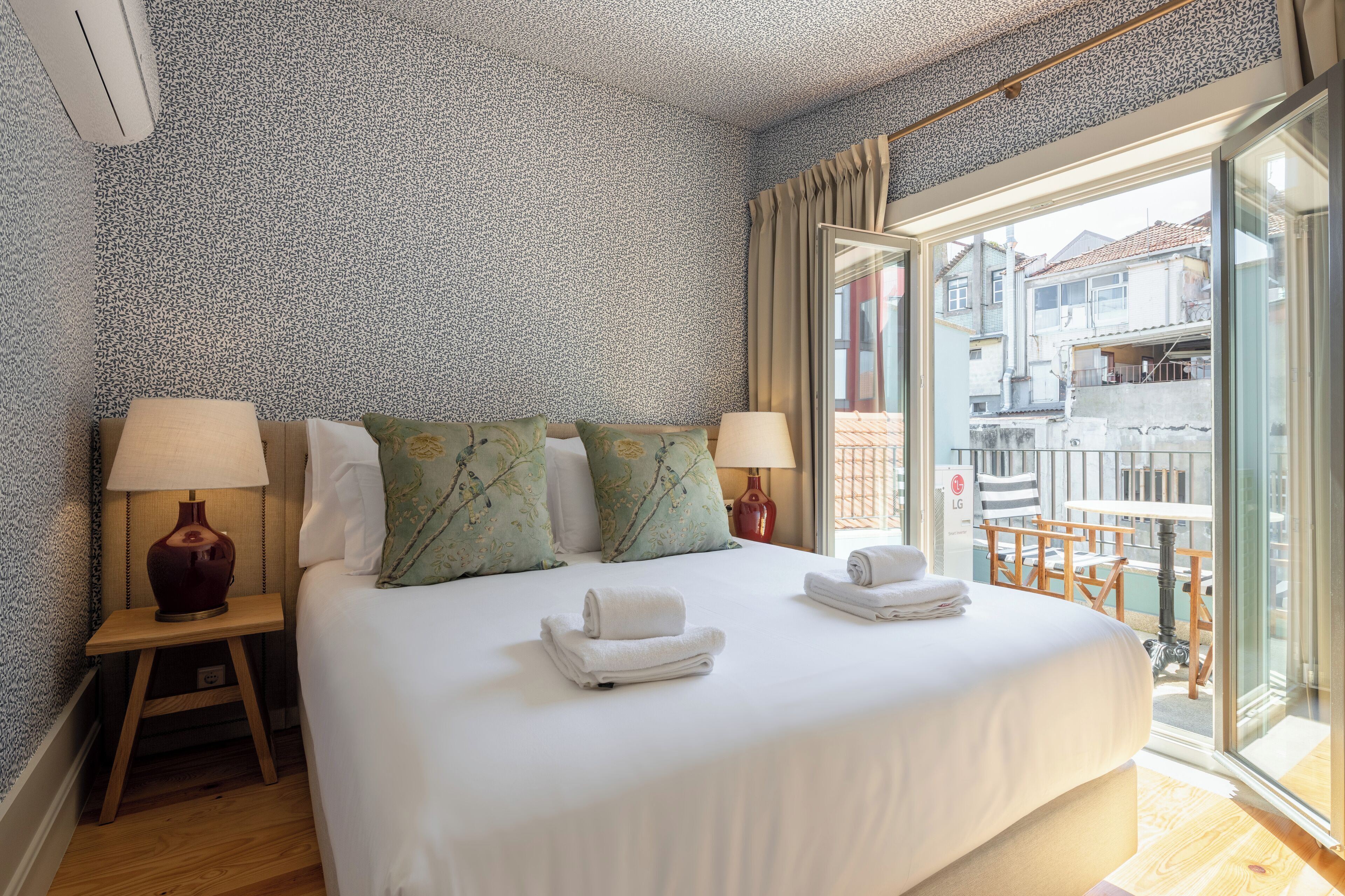 In-room safe, desk, soundproofing, iron/ironing board