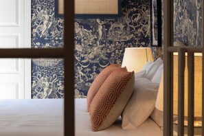 Apartamento 1 Dormitorio | In-room safe, desk, soundproofing, iron/ironing board - Líbere Porto Laranjais (Porto)