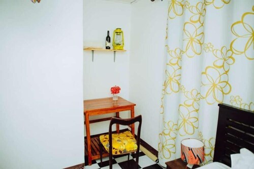 the city is 2 km from EMMY'S HIDE AWAY