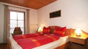 1 bedroom, free WiFi, bed sheets