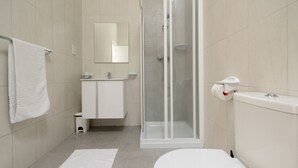 Apartemen Deluks | Kamar mandi