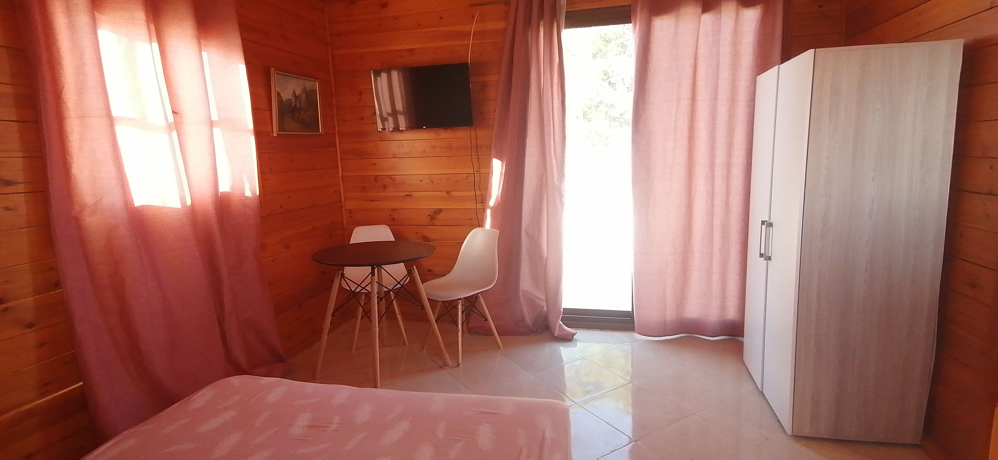 1 habitación y acceso para silla de ruedas 