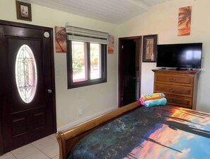1 slaapkamer, een bureau, een strijkplank/strijkijzer, wifi
