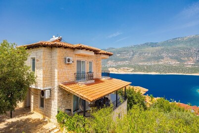 Villa Kastello - Three Bedroom Villa, Sleeps 6