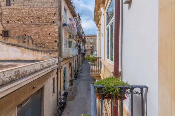 Family Apartment | Terrace/patio - A'Storia (Syracuse)