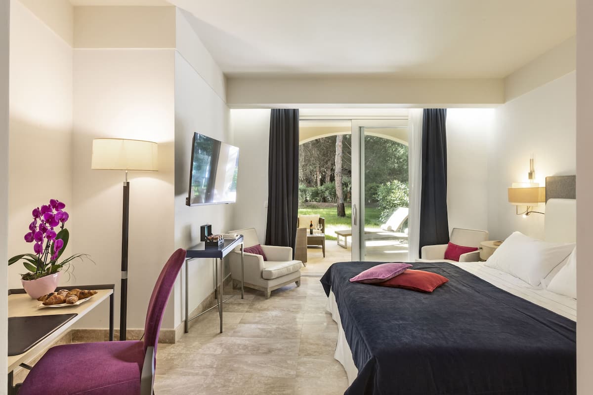 Literie de qualité supérieure, matelas mémoire de forme, minibar