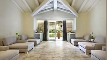 Couples treatment rooms, steam room, Turkish bath, aromatherapy