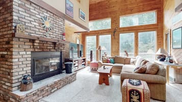 Télévision, cheminée