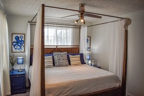 4 bedrooms, iron/ironing board, free WiFi, bed sheets