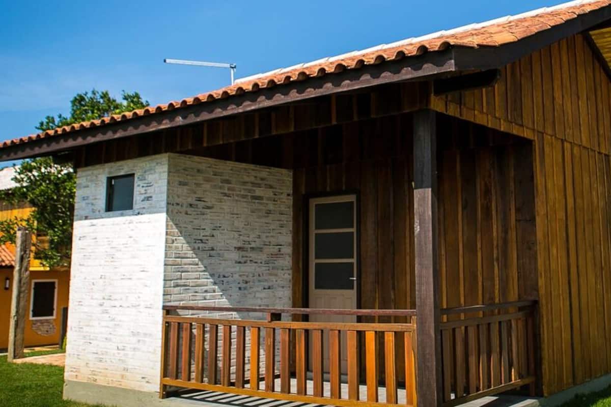 Chale Peroba | 1 bedroom, desk, laptop workspace, free WiFi