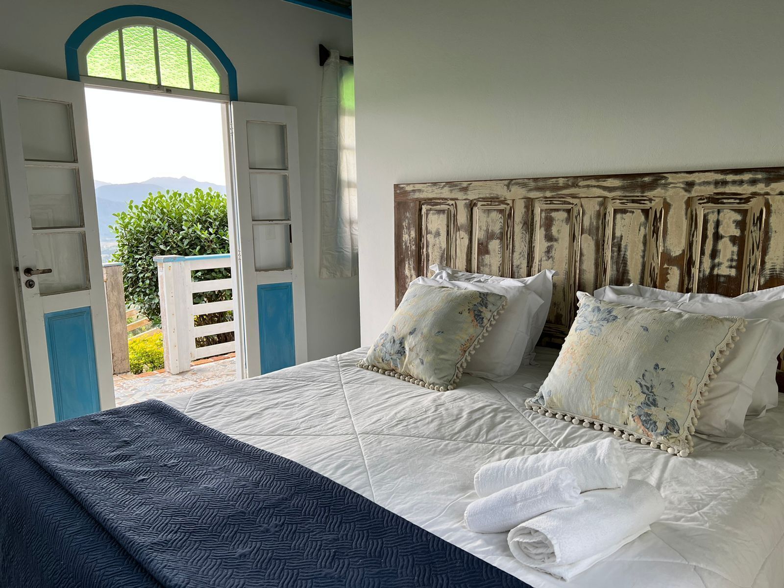 Desk, laptop workspace, free WiFi, bed sheets