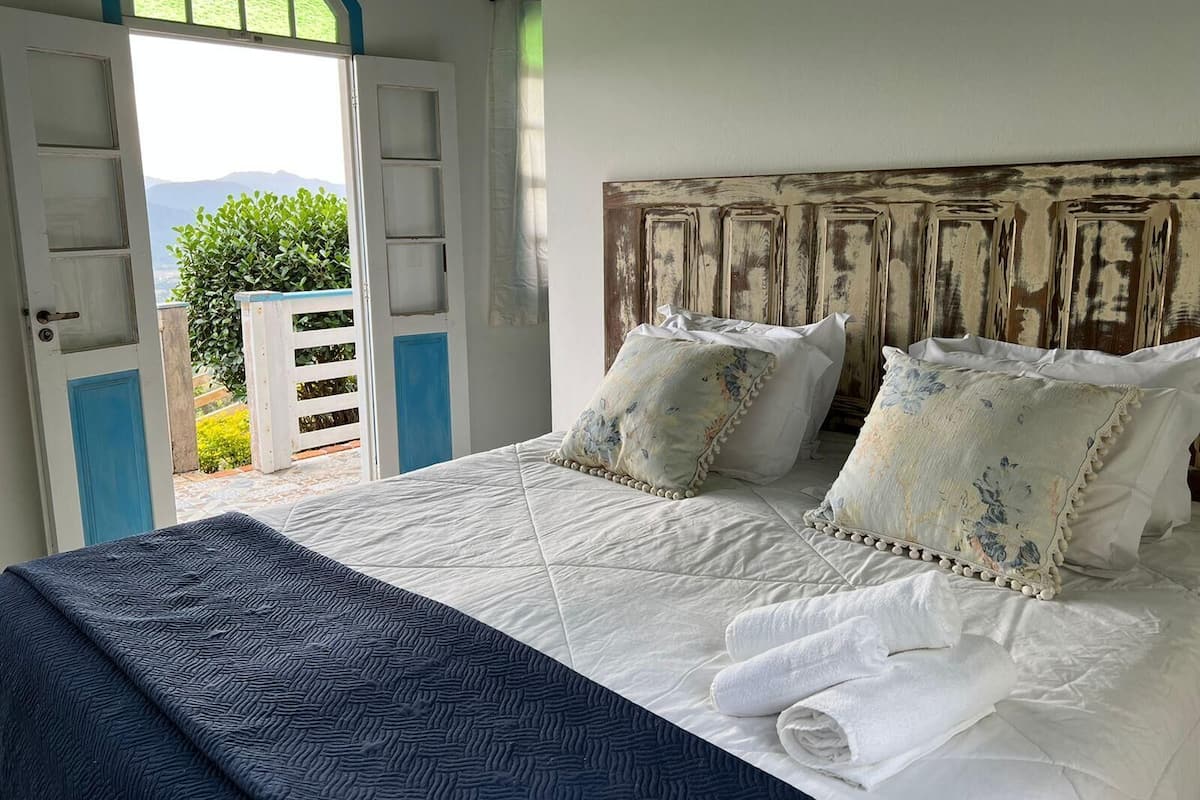 1 bedroom, desk, laptop workspace, free WiFi