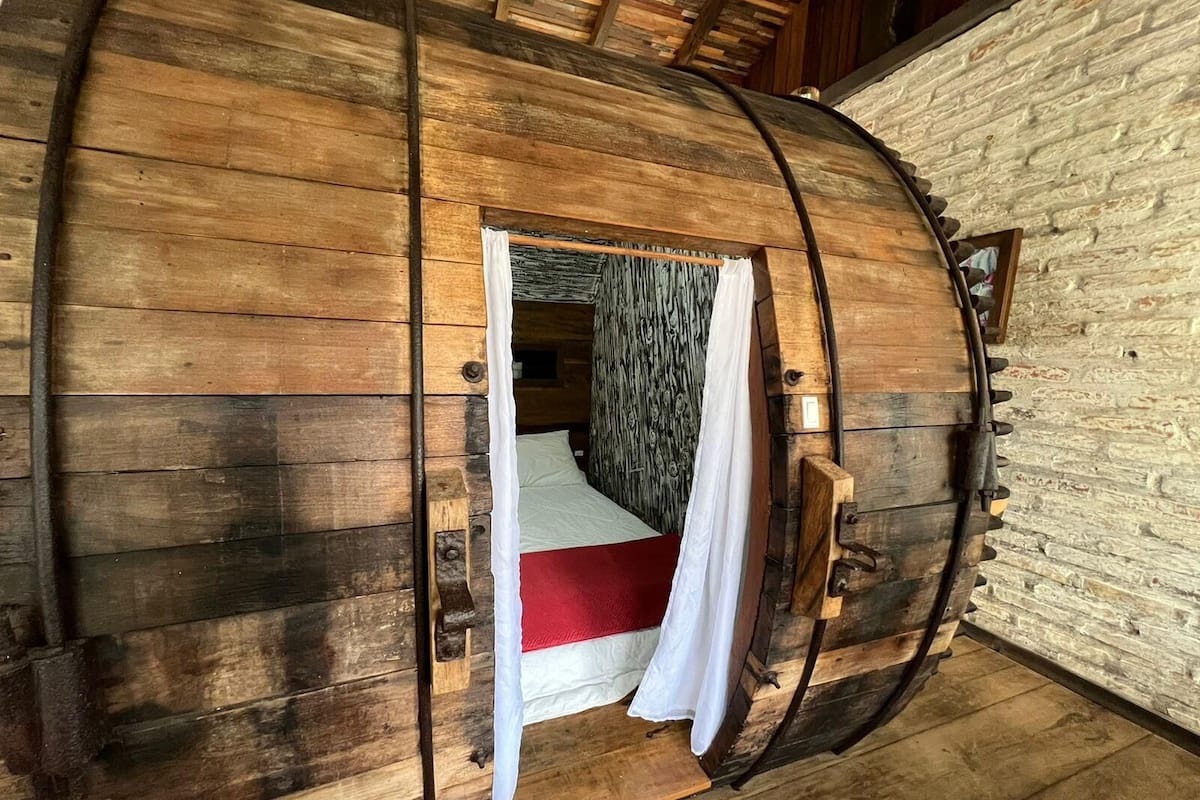 1 bedroom, desk, laptop workspace, free WiFi