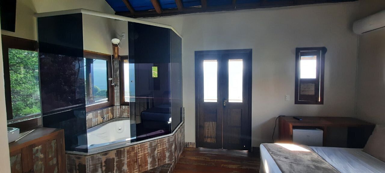 Desk, laptop workspace, free WiFi, bed sheets