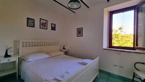 3 camere, una scrivania, Wi-Fi gratuito, lenzuola