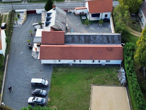 10 minutes from the FUTUROSCOPE - Guest house with pool and spa