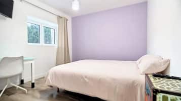 6 bedrooms, travel crib, free WiFi, bed sheets