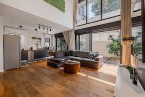 Luxury Apartment | Living area | 42-inch Smart TV with digital channels, TV, Netflix - OurPlace Rothschild Allenby (Tel Aviv)
