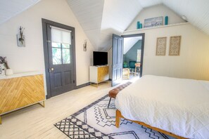 2 bedrooms, desk, iron/ironing board, free WiFi