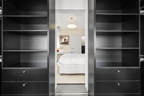 2 bedrooms, iron/ironing board, WiFi, bed sheets - Comfy 2-Bed Apartment with A/C throughout (Sydney)