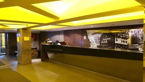 Quầy tiếp tân