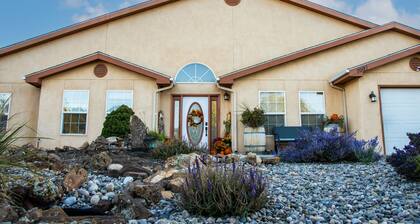 Casa De Monteagle, Serene, Spacious, 2Master Suites K/K , HotTub, Pets, Close