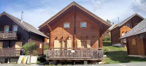 Exterior - Chalet, 350m from resort center, swimming pool, sauna, terrace, fireplace or stove, tv, 56m² (Agnières-en-Dévoluy)