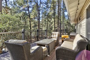 Property grounds - Bear View Cabin - Your Ultimate Vacation Rental Escape! Sleeps 8!! (Pine)