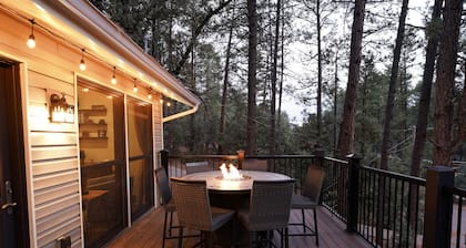 Bear View Cabin - Your Ultimate Vacation Rental Escape! Sleeps 8!!