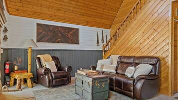 House, Multiple Beds, Hot Tub, Mountain View (Chalet Vino) | Interior