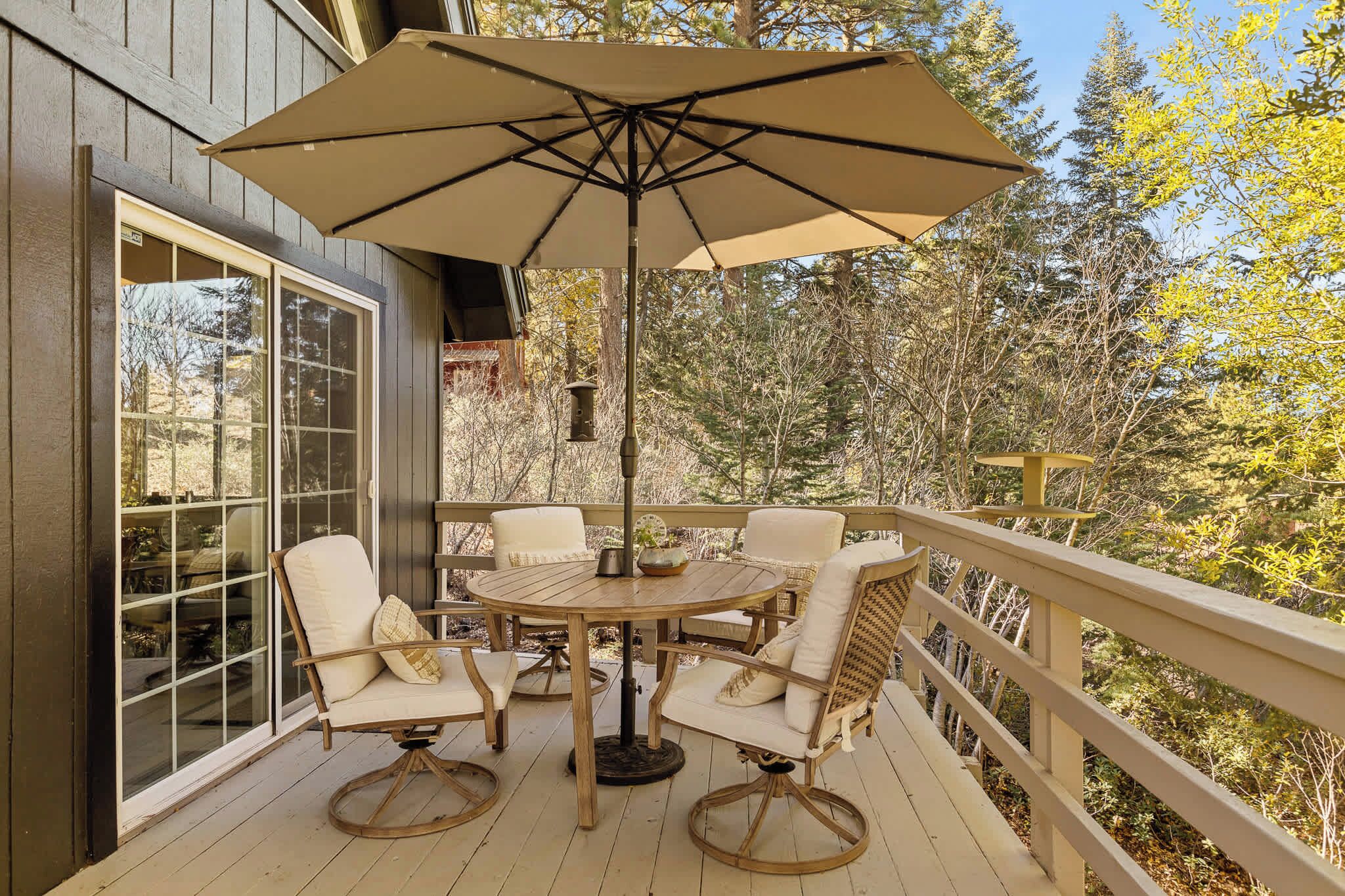 屋外ダイニングエリア