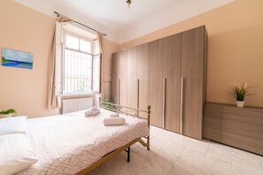 City-Apartment | 1 Schlafzimmer, laptopgeeigneter Arbeitsplatz, kostenloses WLAN