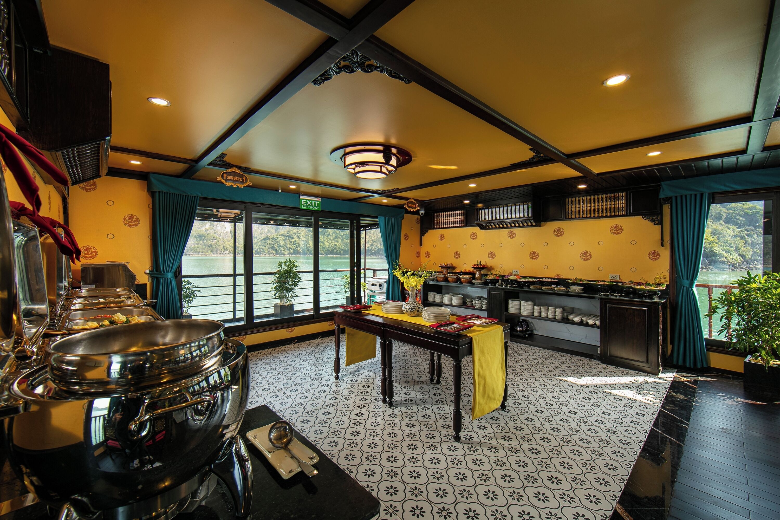 Petit déjeuner buffet compris tous les jours